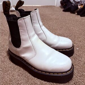 DR. MARTENS 2976 SMOOTH LEATHER PLATFORM CHELSEA BOOTS